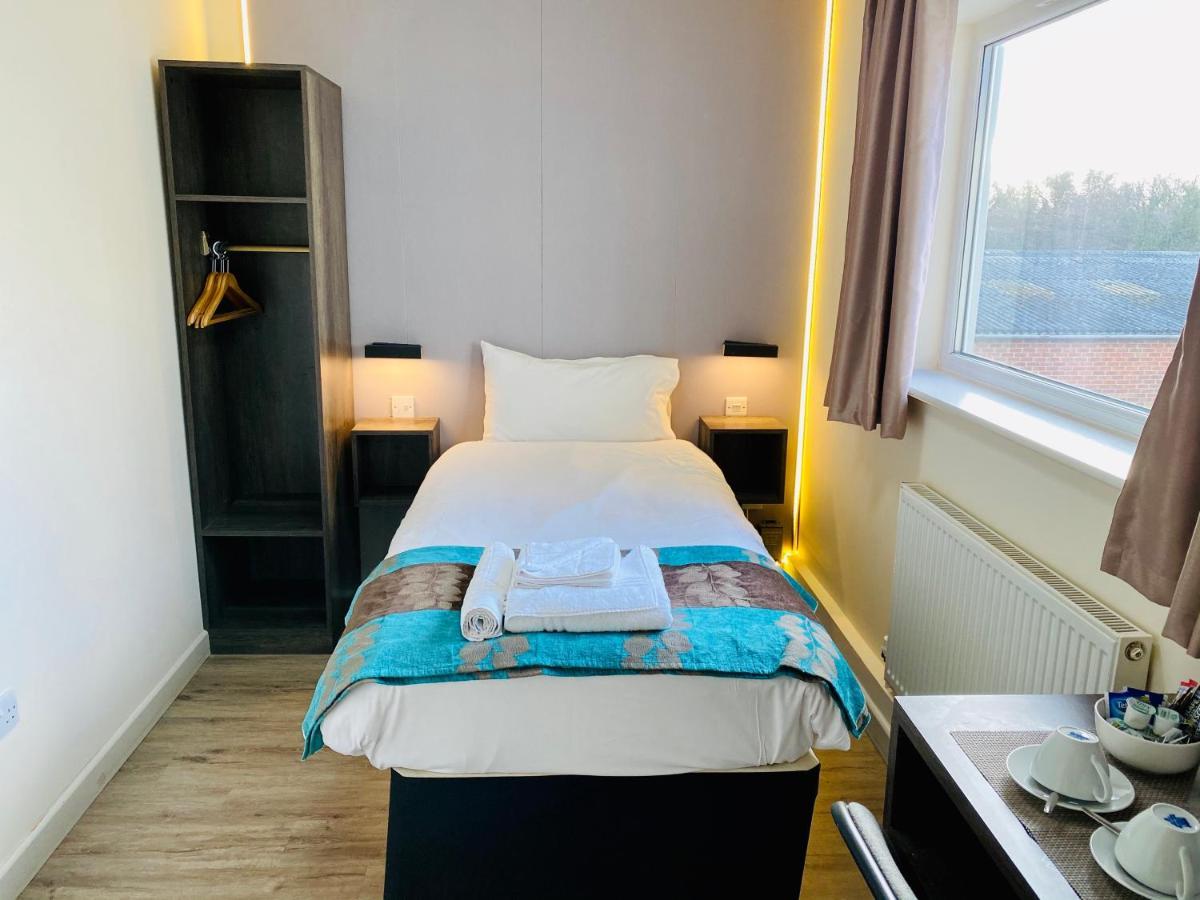 Almond Tree Hotel Bicester Esterno foto