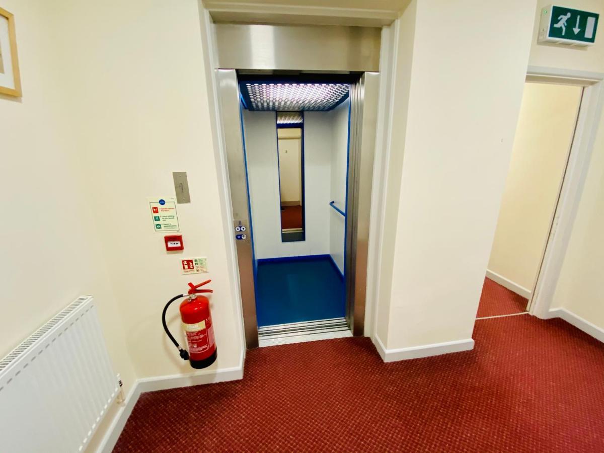 Almond Tree Hotel Bicester Esterno foto